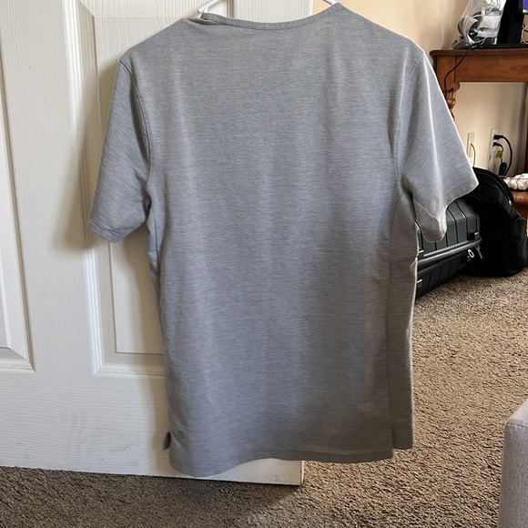 Lululemon Chest Pocket T-Shirt Oxford - Light Gray - Picture 2 of 3